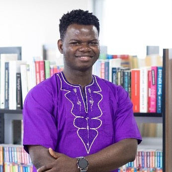 TAMBA Augustine
タンバ オーガスティン
3年生 リベリア出身